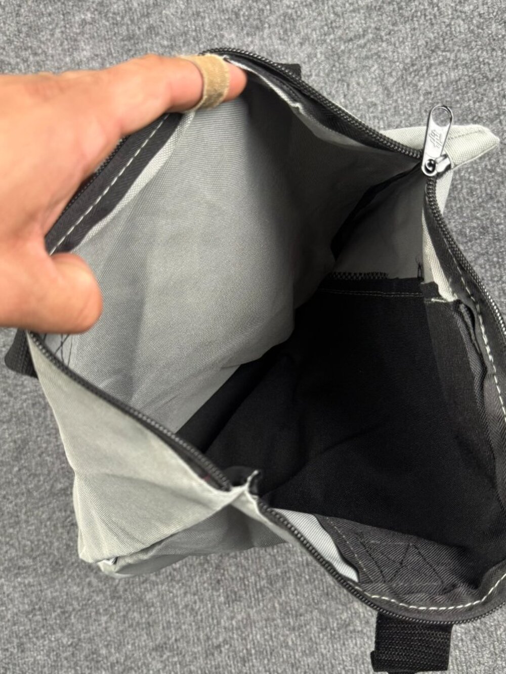 Unisex Alcon "See Brilliantly" Black and Grey Zip Tote Bag - Picture 3 of 10